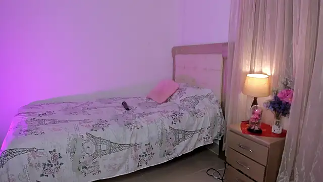 Snapshot of vale_kross chatting on 03.01.25 vale kross online show from 03.01.25