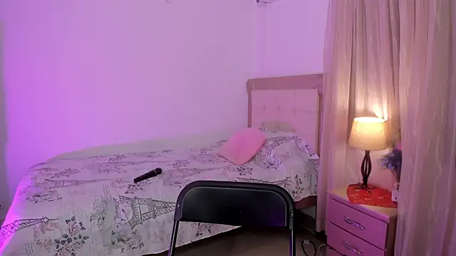 Snapshot of vale_kross chatting on 03.13.25 vale kross online show from 03.13.25