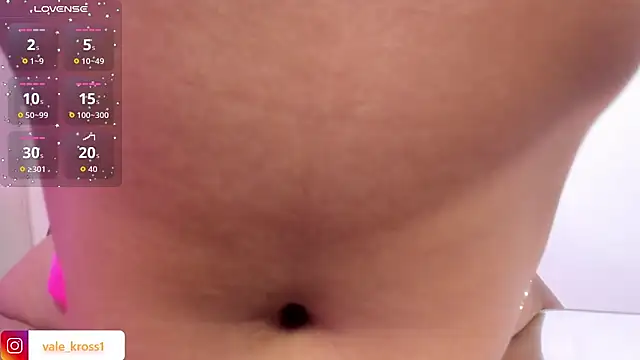 Snapshot of vale_kross chatting on 10.20.25 vale kross online show from 10.20.25