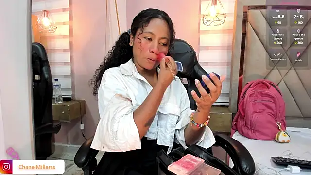 Snapshot of ChanelMillers_ chatting on 02.05.25 ChanelMillers online show from 02.05.25
