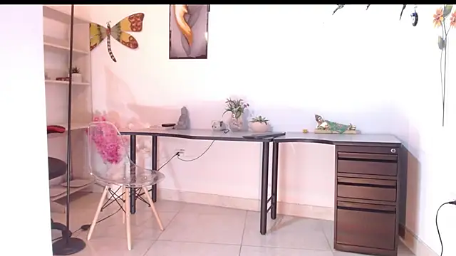 misspandora  online show from 10.21.25