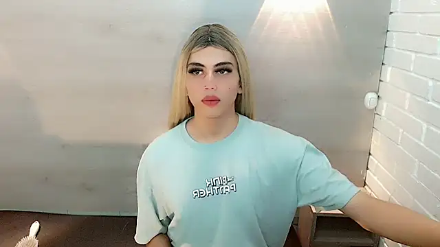 Daniela Pink  online show from 03.02.25