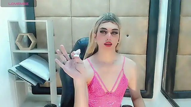 Daniela Pink  online show from 03.16.25