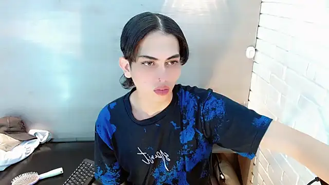 Daniela Pink  online show from 09.12.25