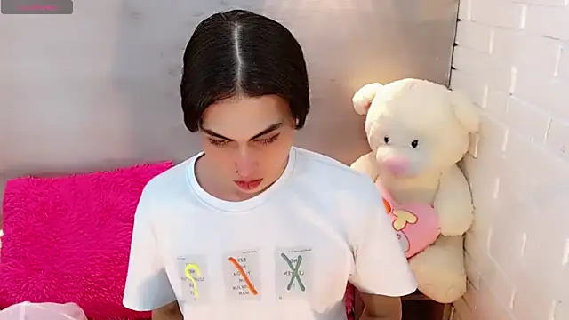 Daniela Pink  online show from 09.28.25