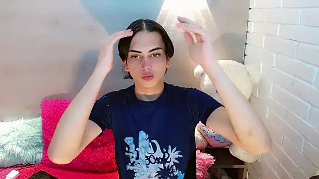 Daniela Pink  online show from 10.16.25