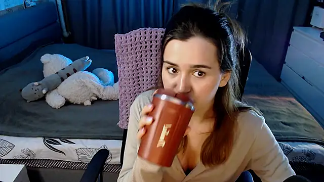 Snapshot of KiraYammy chatting on 12.11.24 KiraYammy online show from 12.11.24