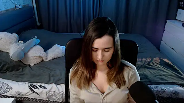 Snapshot of KiraYammy chatting on 12.12.24 KiraYammy online show from 12.12.24