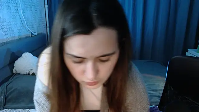 Snapshot of KiraYammy chatting on 12.16.24 KiraYammy online show from 12.16.24