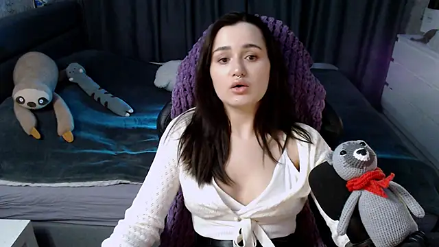 Snapshot of KiraYammy chatting on 01.08.25 KiraYammy online show from 01.08.25