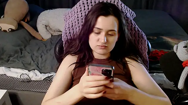 Snapshot of KiraYammy chatting on 01.13.25 KiraYammy online show from 01.13.25