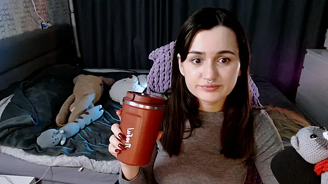 Snapshot of KiraYammy chatting on 01.21.25 KiraYammy online show from 01.21.25