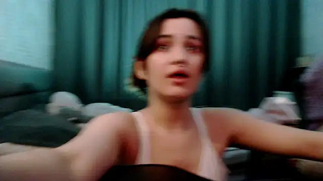 Snapshot of KiraYammy chatting on 01.31.25 KiraYammy online show from 01.31.25