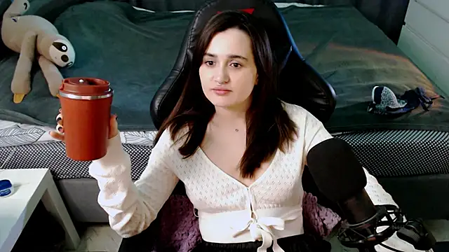 Snapshot of KiraYammy chatting on 03.10.25 KiraYammy online show from 03.10.25