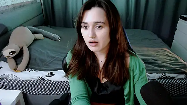 Snapshot of KiraYammy chatting on 03.13.25 KiraYammy online show from 03.13.25