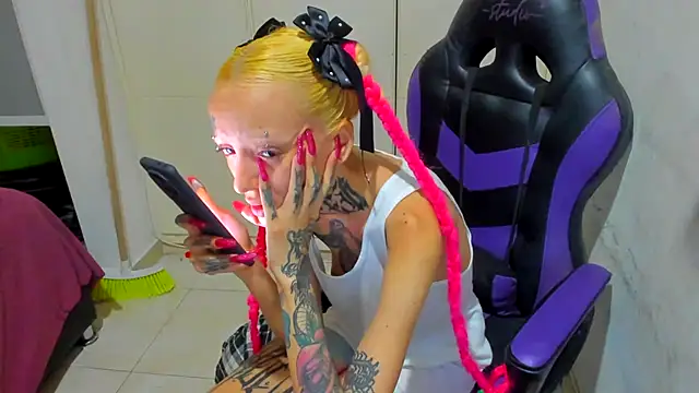Snapshot of barbara_anal_squirt_ chatting on 02.03.25 barbara anal squirt online show from 02.03.25