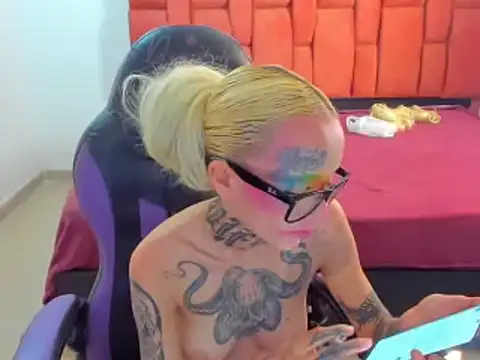 Snapshot of barbara_anal_squirt_ chatting on 02.20.25 barbara anal squirt online show from 02.20.25