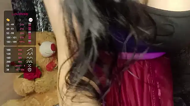 Snapshot of shuhana_ chatting on 12.27.24 shuhana online show from 12.27.24