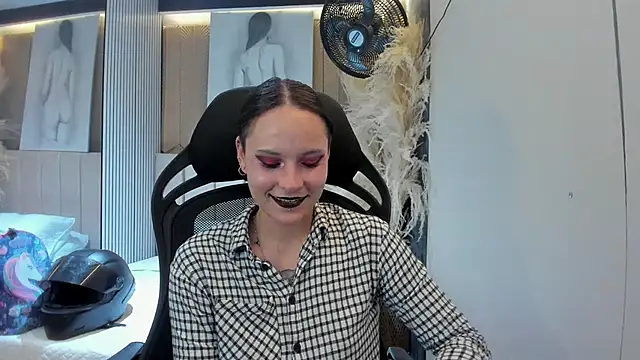 AnnyThompson  online show from 03.28.26