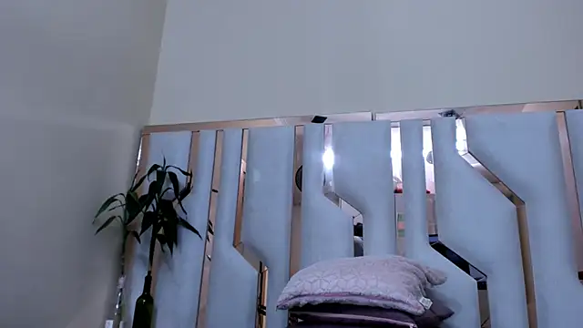 TifanyChill online show from 01.09.25