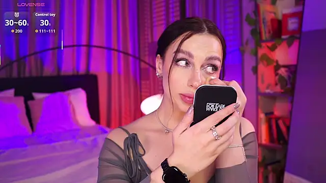 LunaNight online show from 12.15.25