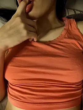 Snapshot of Pamwuw chatting on 11.28.25 Pamwuw online show from 11.28.25