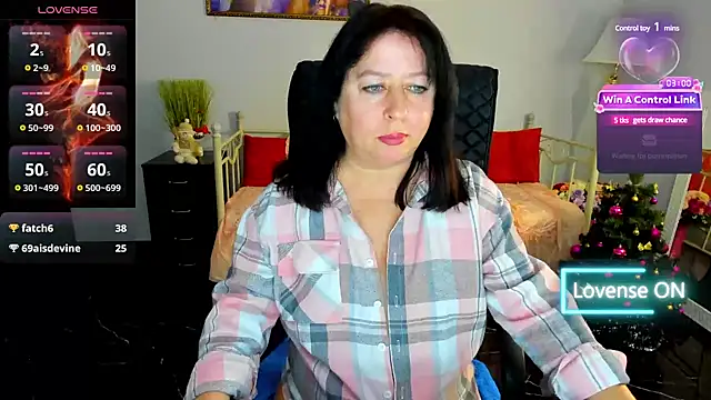 Julia Dean online show from 12.28.24