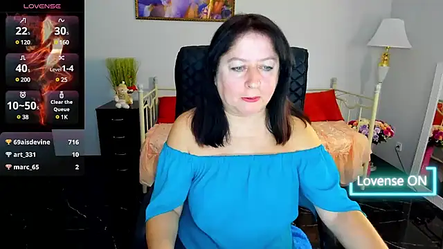 Julia Dean online show from 01.04.25