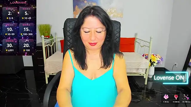 Julia Dean online show from 04.06.26