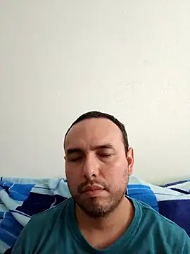 Snapshot of ElSunEagle chatting on 12.20.25 ElSunEagle online show from 12.20.25