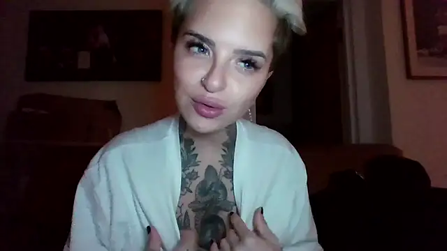 Snapshot of Rubyrichhxo chatting on 10.06.25 Rubyrichhxo online show from 10.06.25
