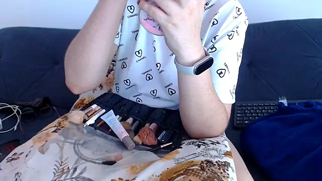 sofi-rojas1 online show from 10.16.25