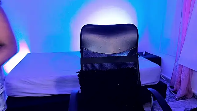 BlakmillerrGilson online show from 04.10.26