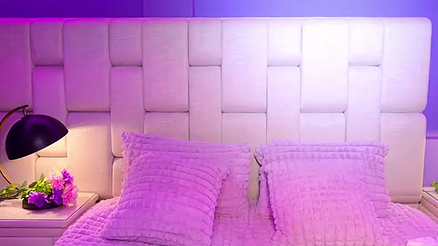 Snapshot of ZendayaGrey chatting on 12.19.25 ZendayaGrey online show from 12.19.25