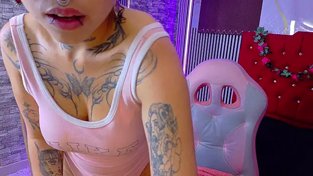 miahernadez303av online show from 04.16.26