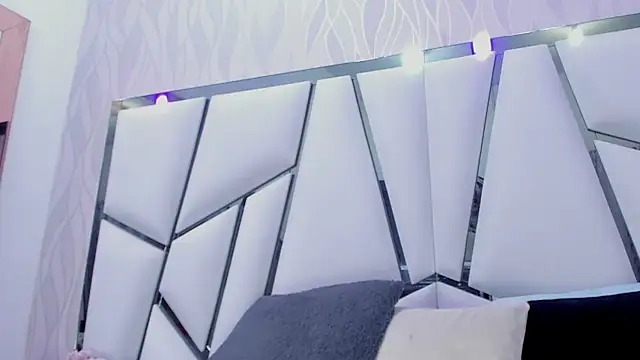  aurora18  online show from 02.01.25