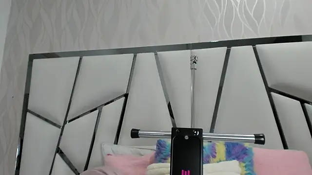  aurora18  online show from 09.12.25