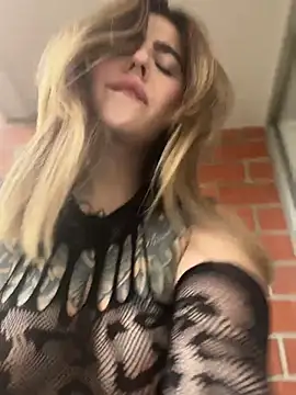 Snapshot of ValerieHilton chatting on 12.31.24 ValerieHilton online show from 12.31.24