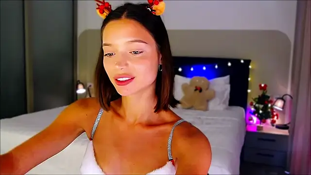 wow Mia online show from 12.21.24