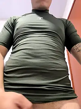 Snapshot of elpollo17 chatting on 11.08.25 elpollo17 online show from 11.08.25