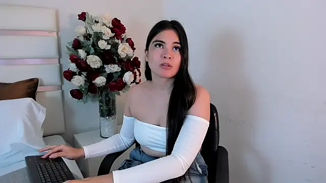 CamilaSofiia online show from 03.05.25