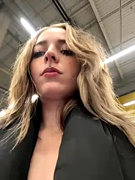 LoraaDoll online show from 11.05.25