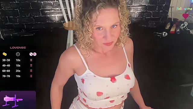 AmberJade AmJ online show from 11.19.25