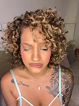 Arianabromw online show from 11.28.25