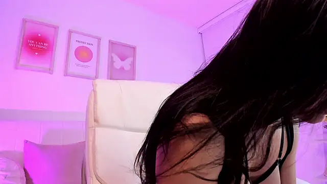 Steff London online show from 01.29.25