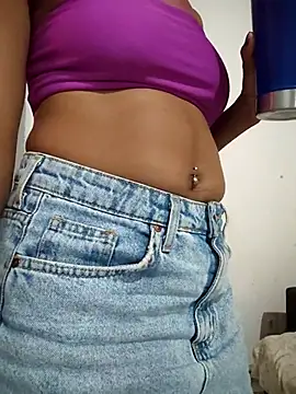 Snapshot of Julia_Pretinha chatting on 03.15.25 Julia Pretinha online show from 03.15.25