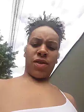 Snapshot of Julia_Pretinha chatting on 09.15.25 Julia Pretinha online show from 09.15.25