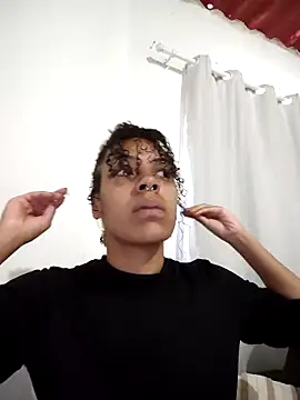 Snapshot of Julia_Pretinha chatting on 10.21.25 Julia Pretinha online show from 10.21.25