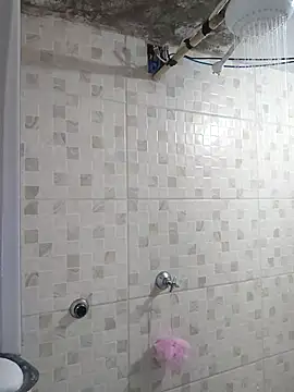 Julia Pretinha online show from 04.19.26