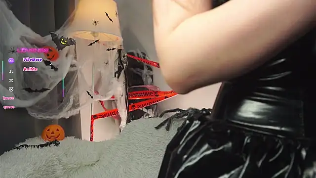 AmiLewis online show from 10.29.25